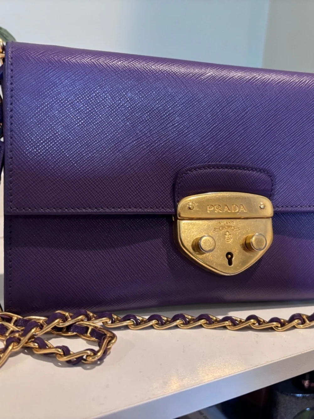 prada saffiano wallet on chain(COA included)